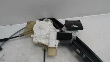 Leve vitre electrique avant droit