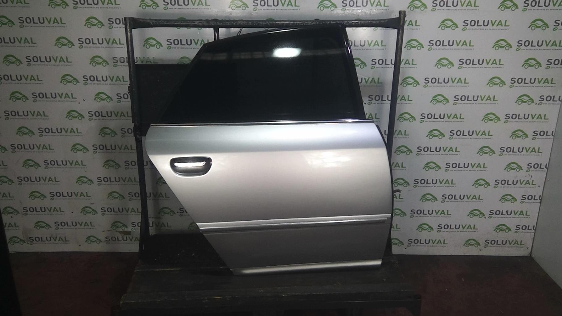 Puerta trasera derecha