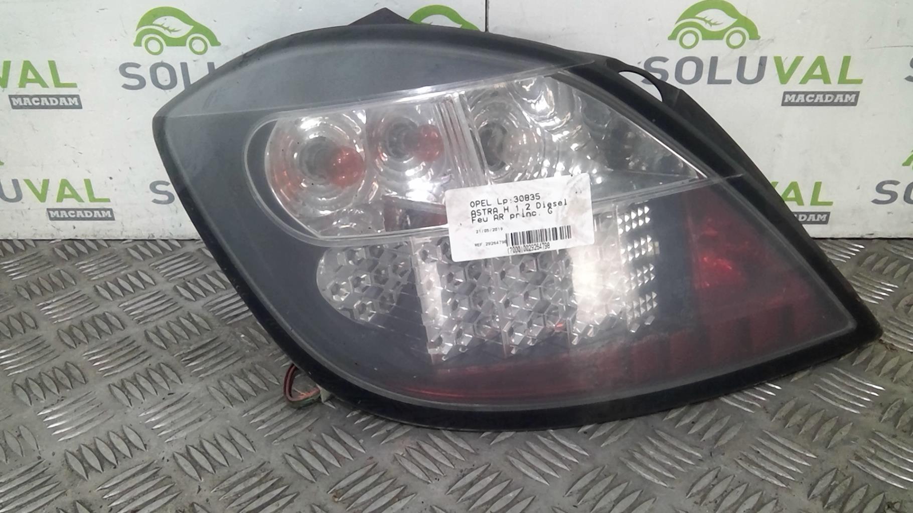 Fanale posteriore principale sinistro (luci)