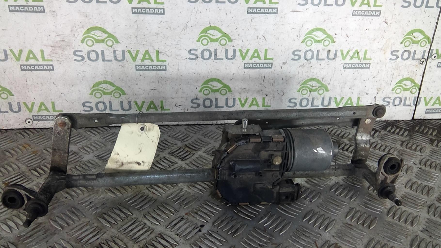 Moteur essuie glace avant