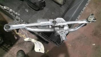 Motore tergicristallo anteriore sinistro