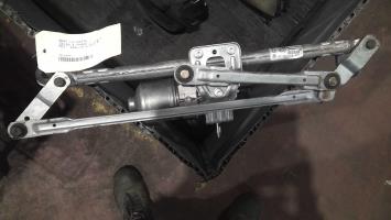 Moteur essuie glace avant