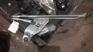 Moteur essuie glace avant