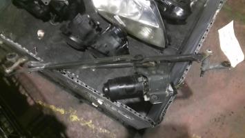 Moteur essuie glace avant