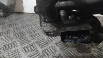 Moteur essuie glace avant