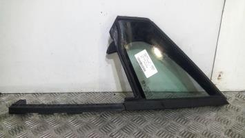 Ventanilla triangular delantera izquierda (puerta)