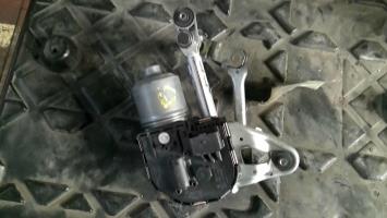 Moteur essuie glace avant droit