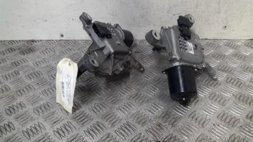 Motore tergicristallo anteriore