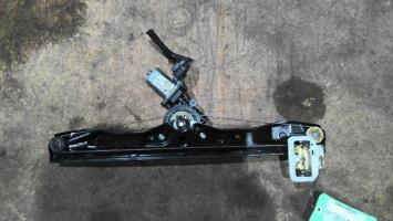Leve vitre electrique avant droit