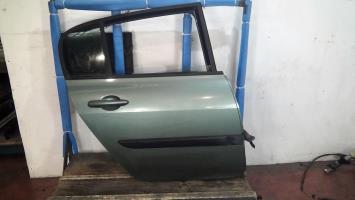 Puerta trasera derecha