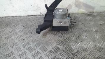 Bloc ABS (freins anti-blocage)