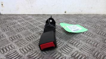 Attache ceinture arriere droit