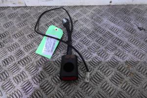Attache ceinture avant gauche