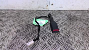 Attache ceinture avant gauche
