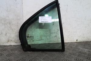 Vetro laterale fisso posteriore destro (portiera)