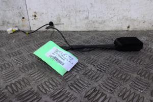 Attache ceinture avant gauche