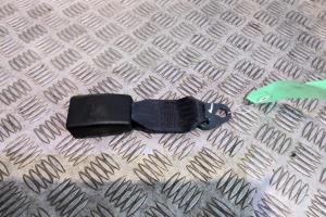 Attache ceinture arriere droit
