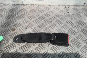 Attache ceinture arriere droit