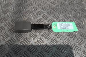 Attache ceinture avant gauche