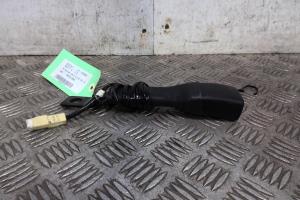 Attache ceinture avant gauche