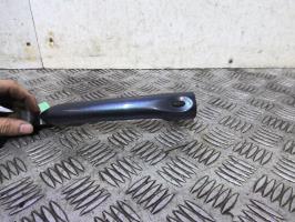 Poignee porte avant gauche