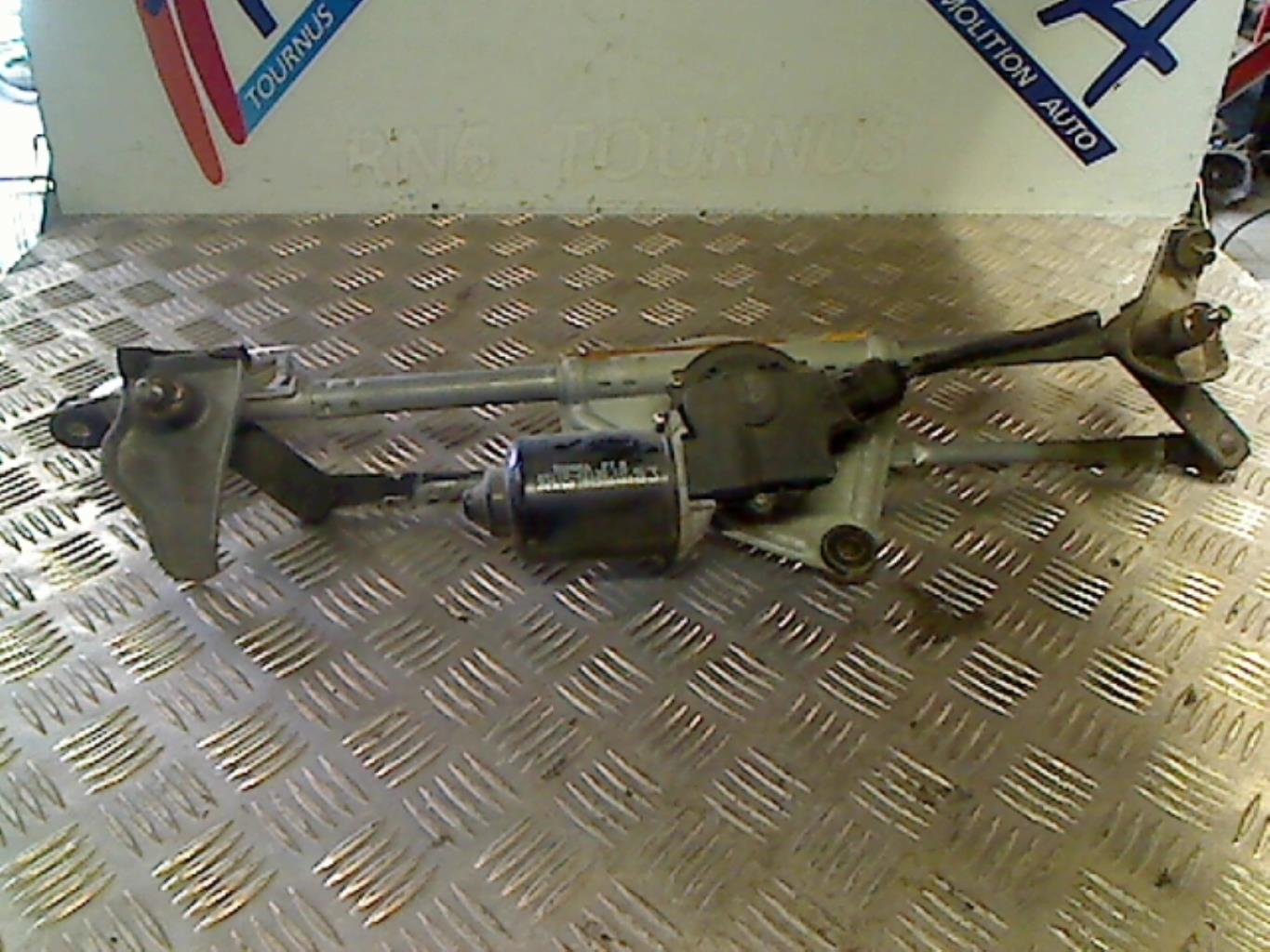 Moteur essuie glace avant