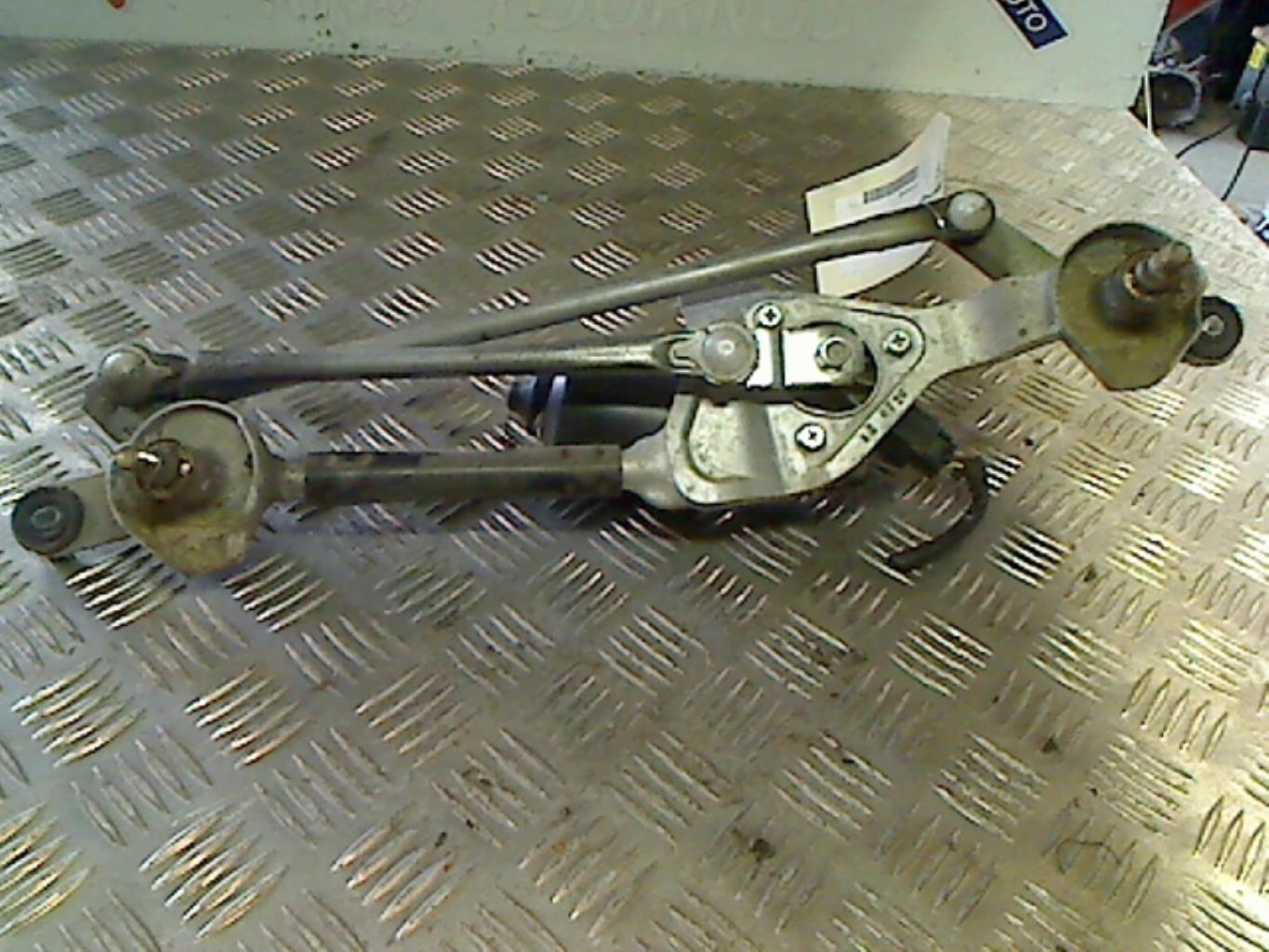 Motor de limpiaparabrisas delantero