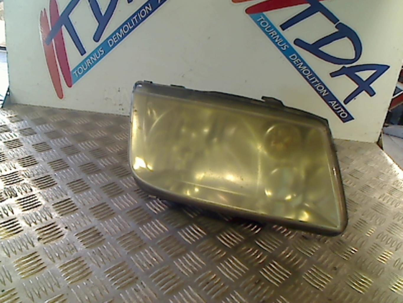 Óptica delantera principal derecha (luces) (faro)