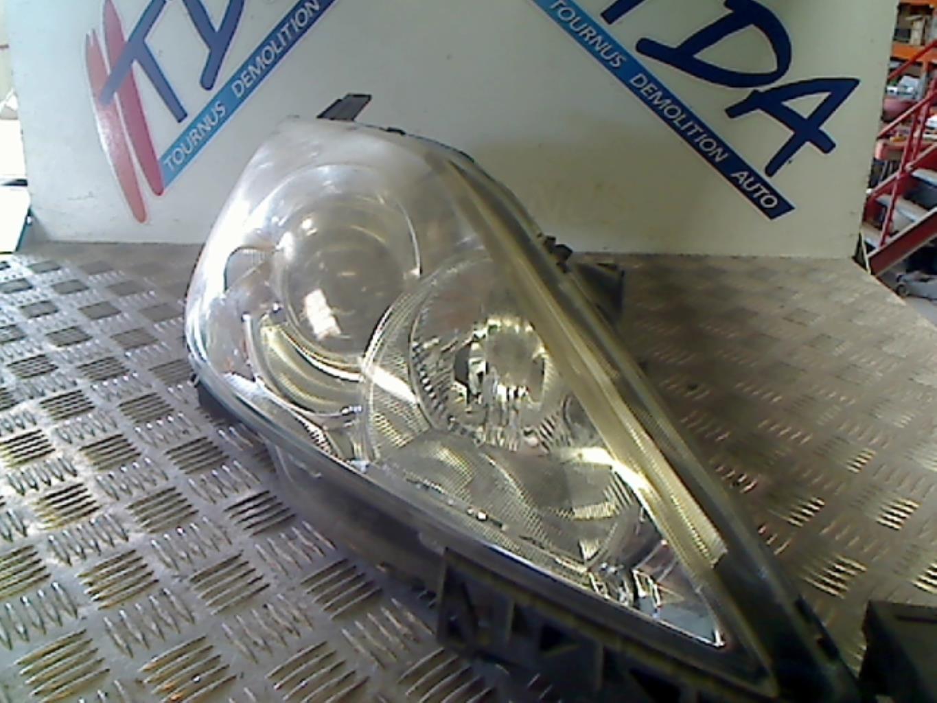 Optique avant principal droit (feux)(phare)