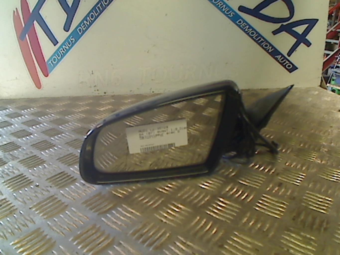 Retrovisor izquierdo