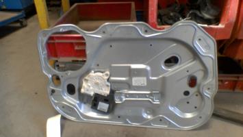 Leve vitre electrique avant gauche