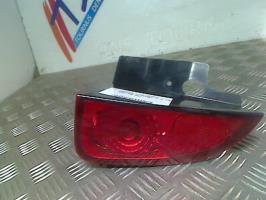 Luz trasera secundaria izquierda (luces)