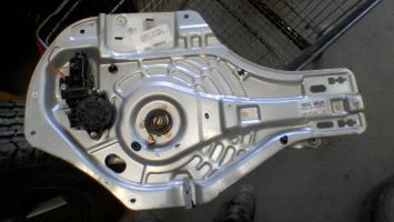 Leve vitre electrique avant droit