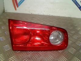 Luz trasera secundaria izquierda (luces)
