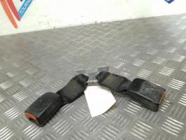 Attache ceinture arriere droit