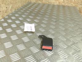 Attache ceinture arriere droit