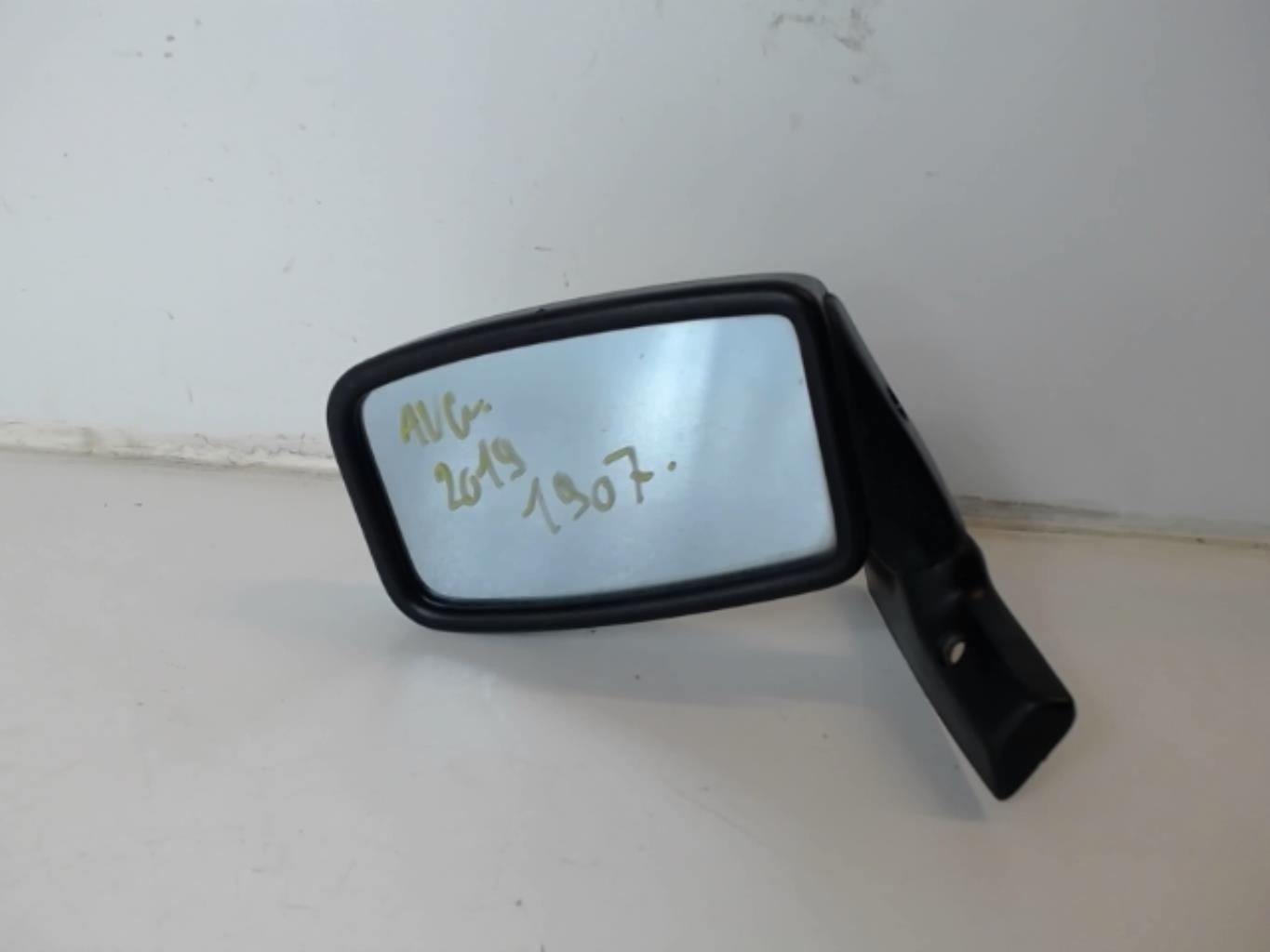 Retrovisor izquierdo