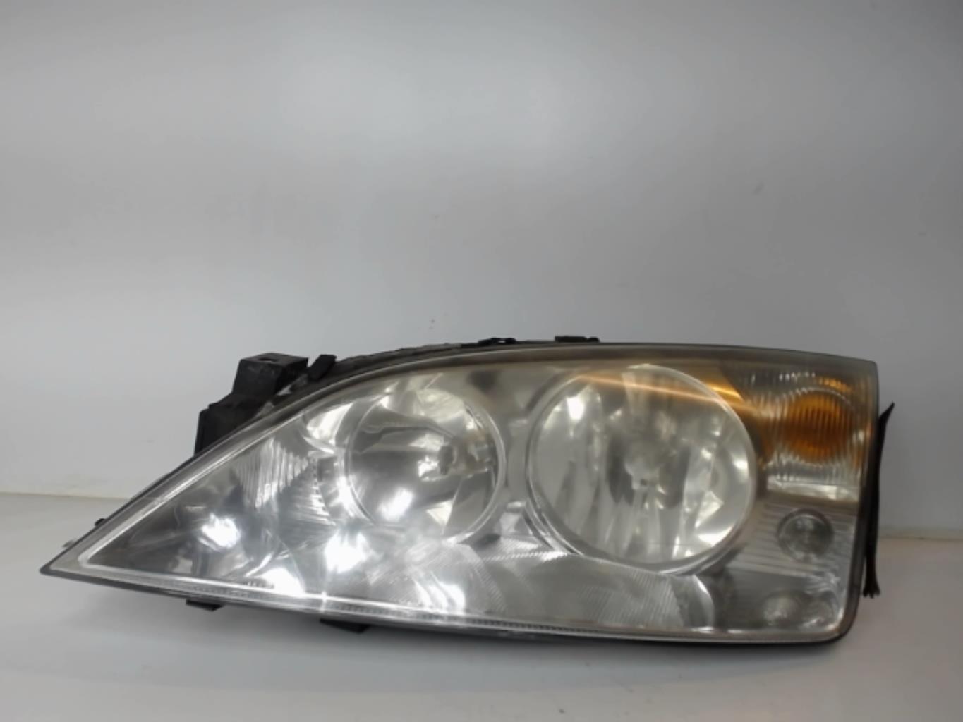 Gruppo ottico anteriore principale sinistro (luci)(faro)