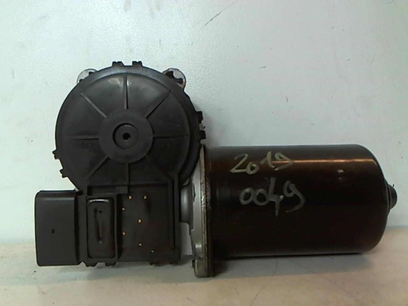 Moteur essuie glace avant