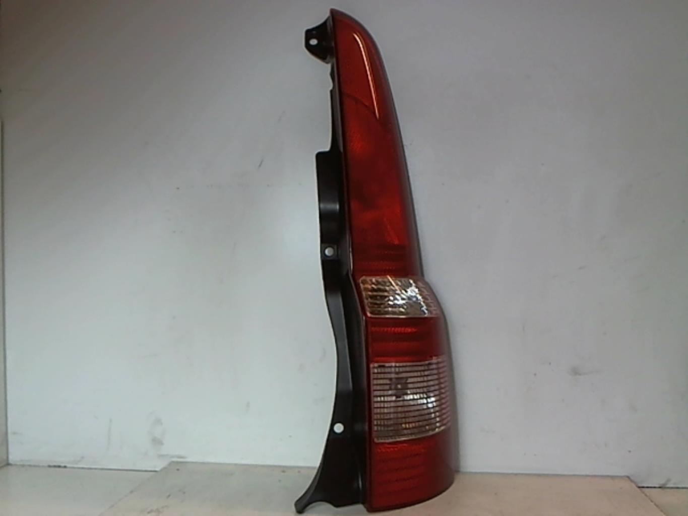 Fanale posteriore principale destro (luci)