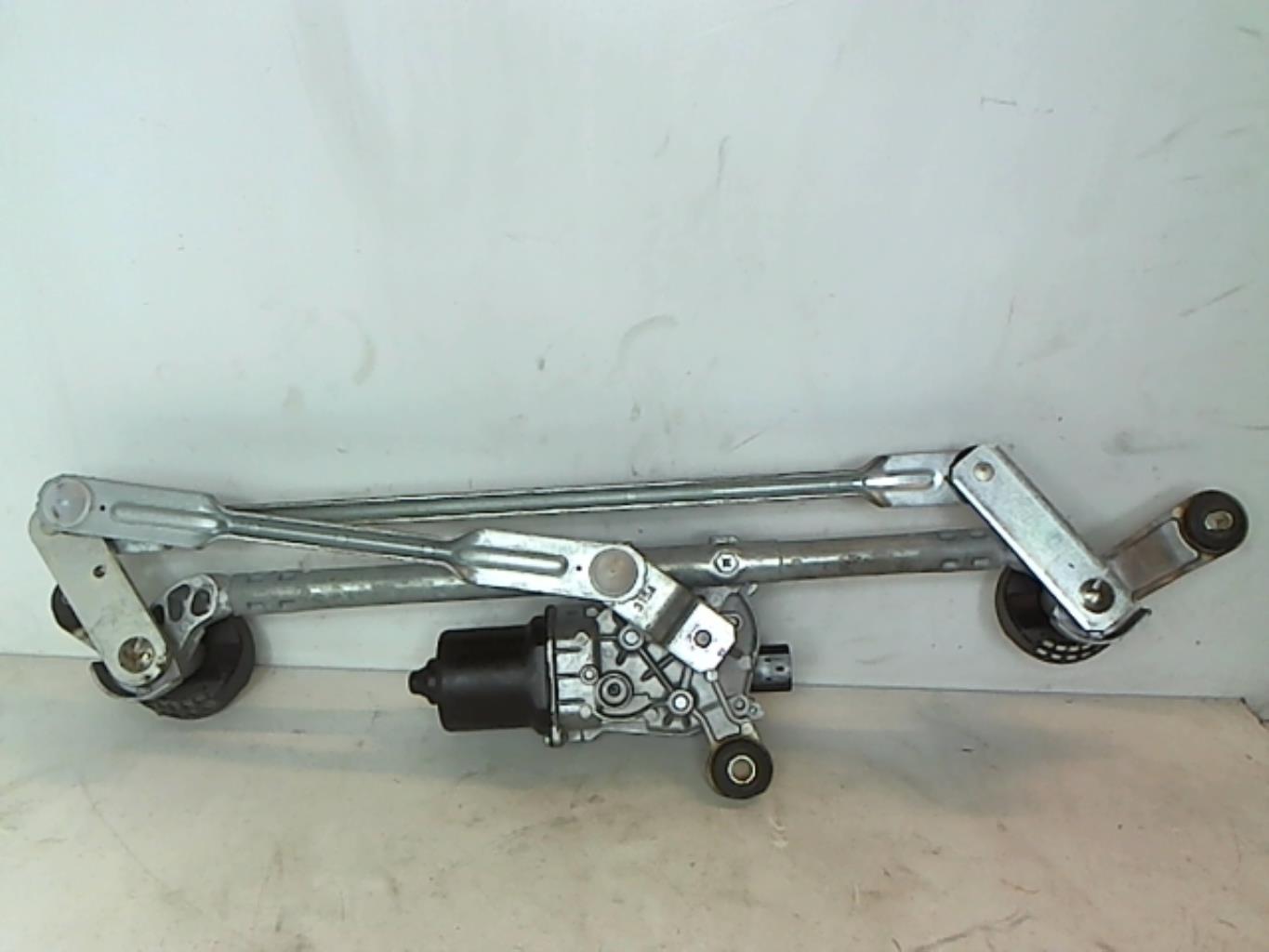 Moteur essuie glace avant