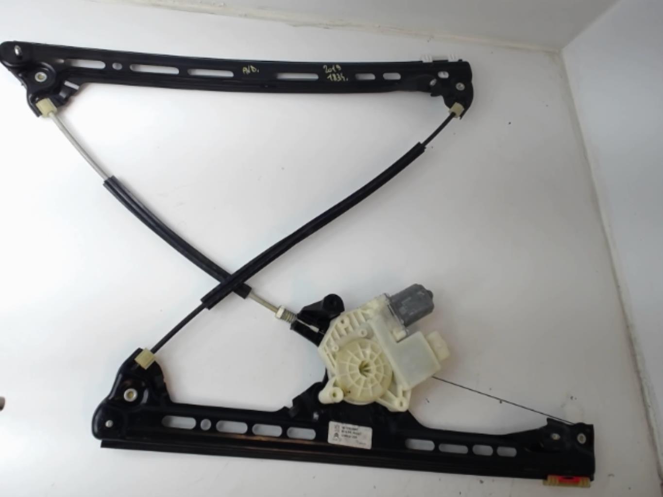 Leve vitre electrique avant droit