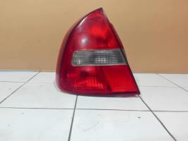 Fanale posteriore principale sinistro (luci)