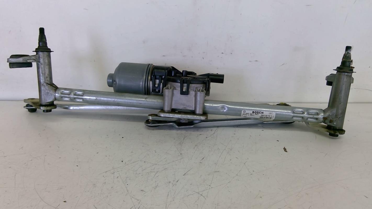 Moteur essuie glace avant