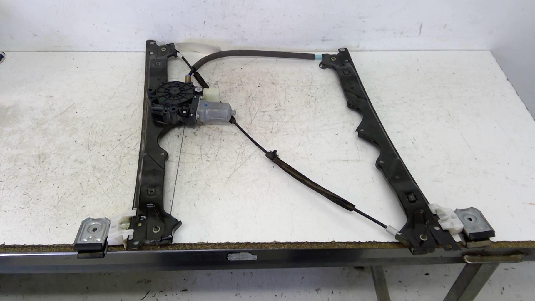 Leve vitre electrique avant gauche
