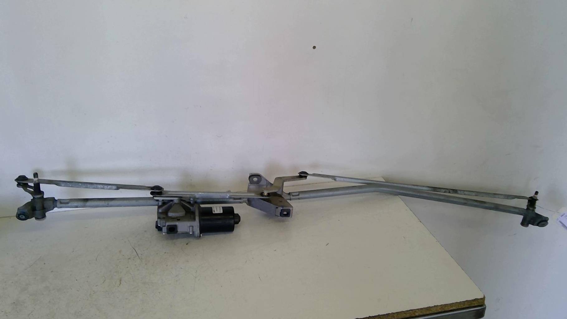 Moteur essuie glace avant
