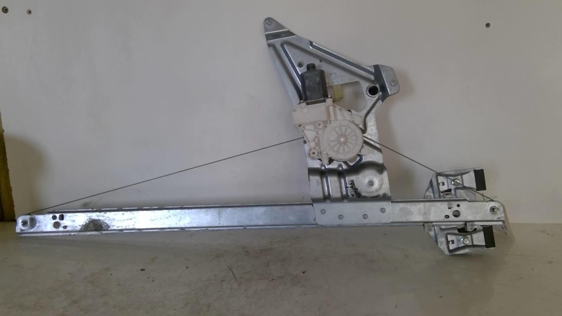 Leve vitre electrique avant droit