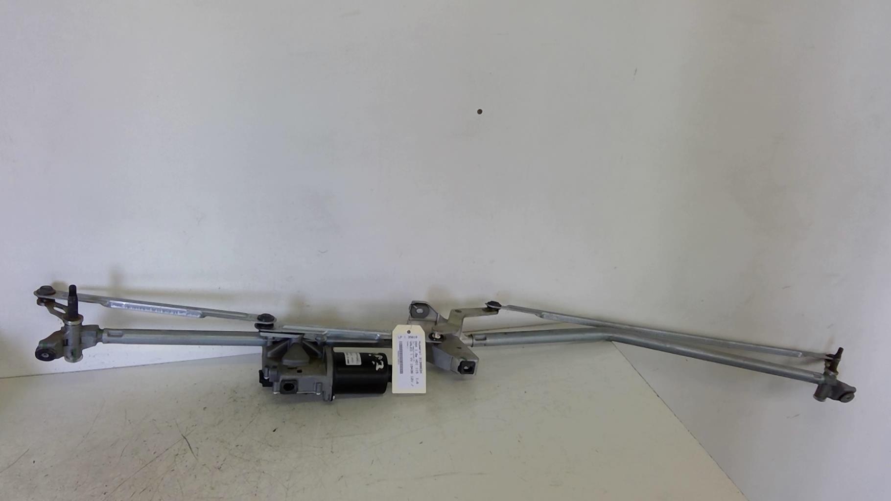 Moteur essuie glace avant
