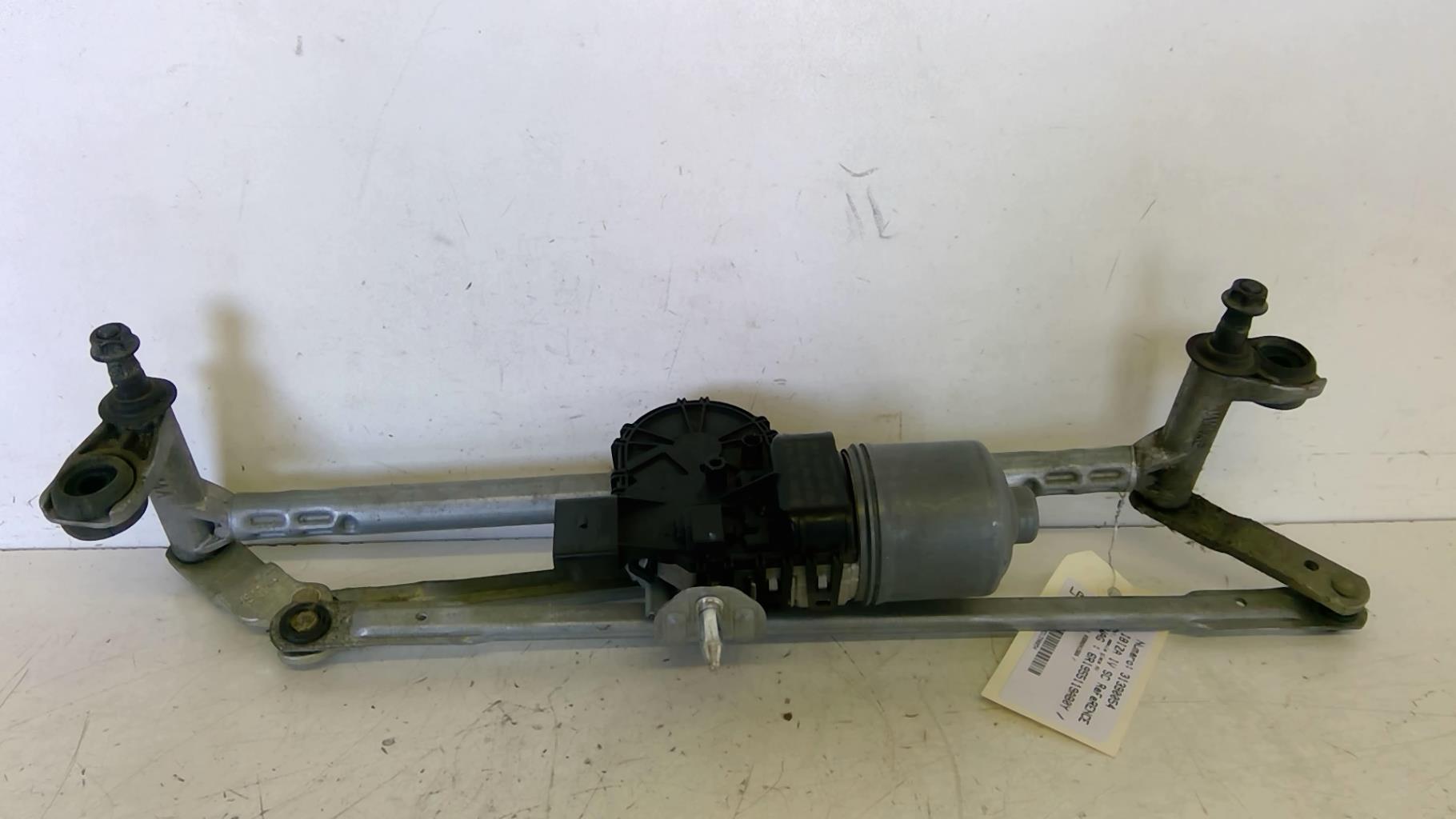 Moteur essuie glace avant