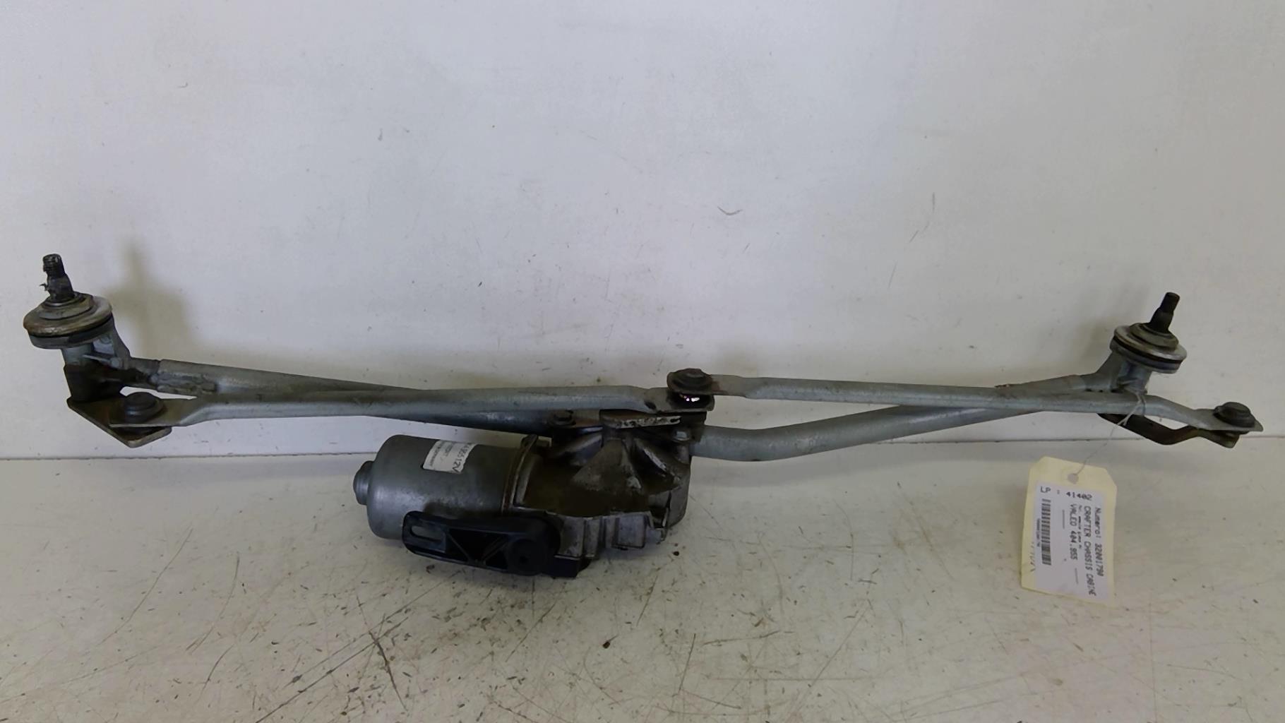 Moteur essuie glace avant